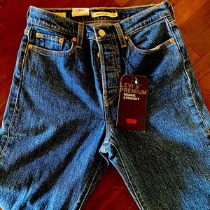 NWT Levi’s Straight Jeans